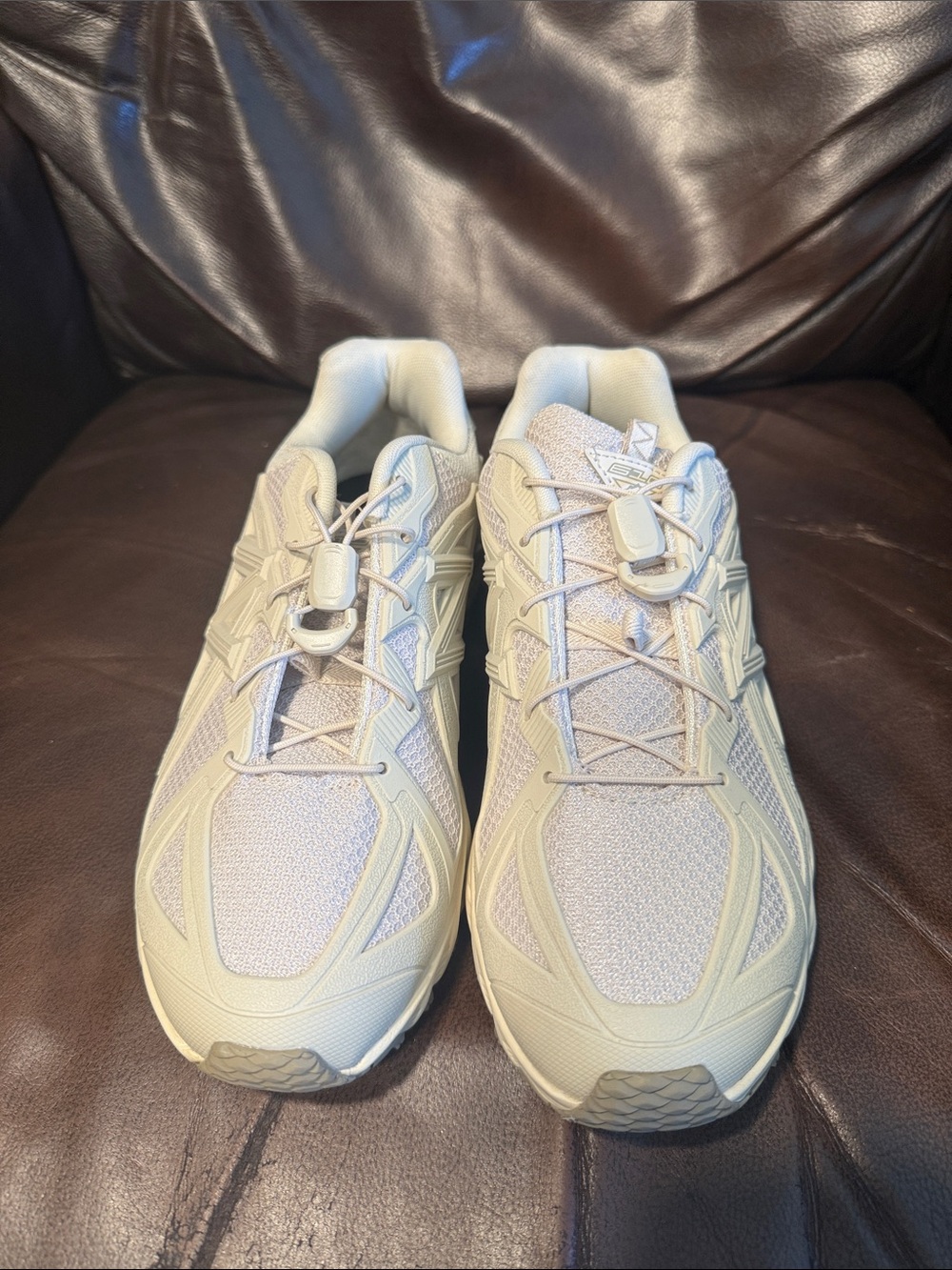New Balance Abzorb new without box in size 7.5mens 9womens